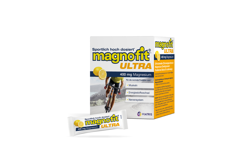 Verpackung von magnofit ULTRA mit Zitronengeschmack und einem Stick für Magnesiumaufnahme während sportlicher Aktivitäten.